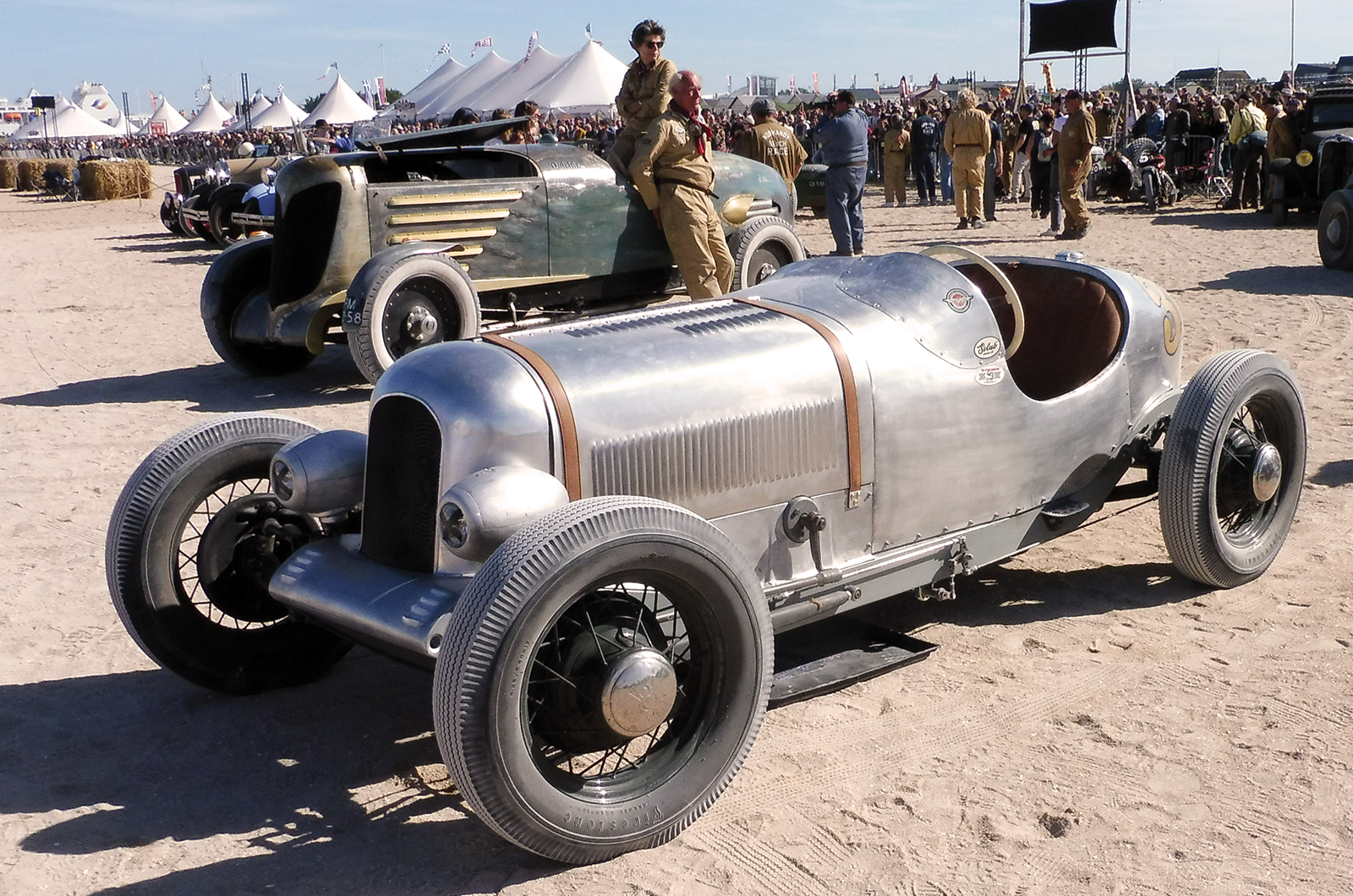 Classic & Sports Car – Normandy Beach Race: sun, sea, sand and speed