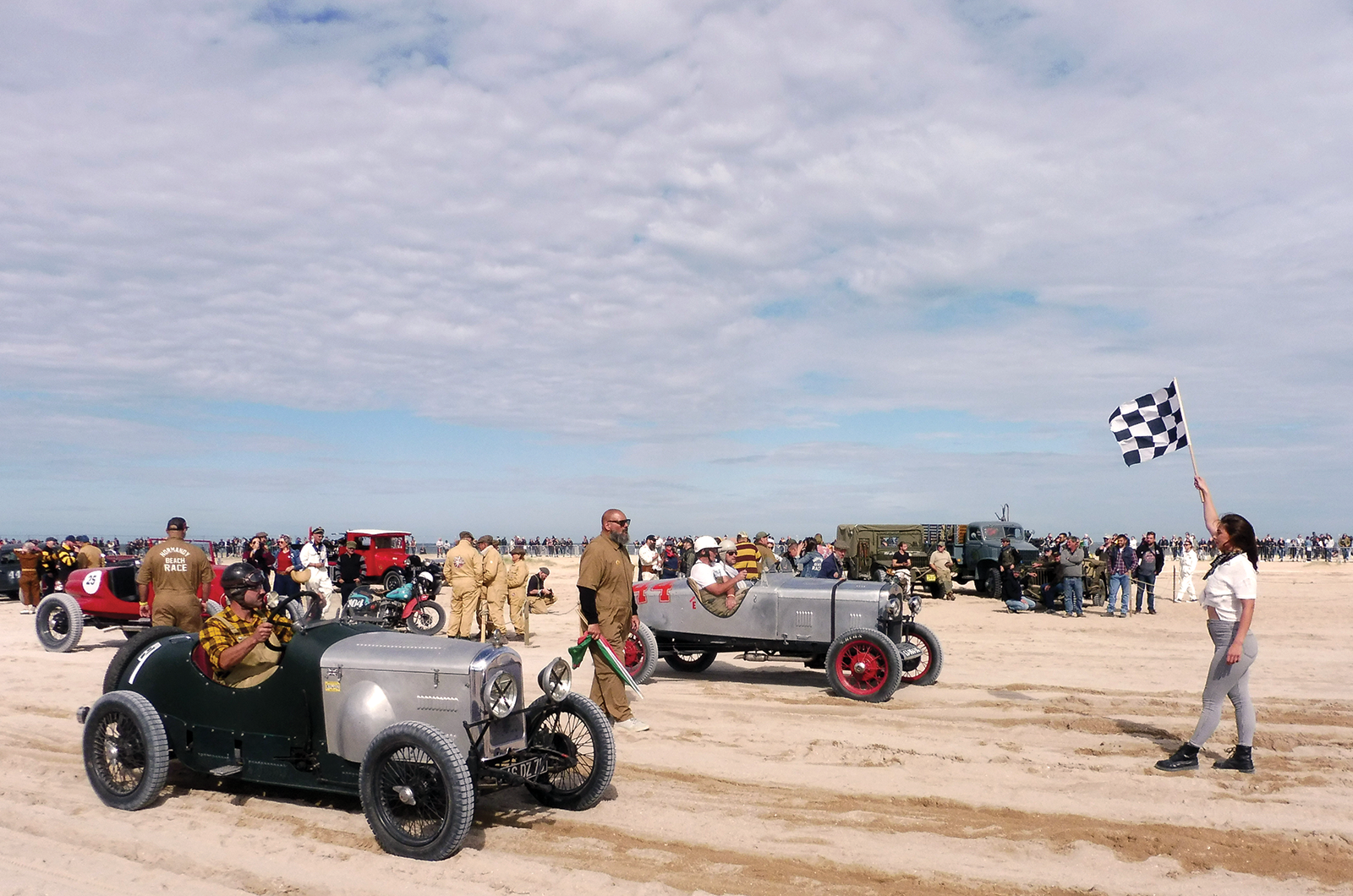 Classic & Sports Car – Normandy Beach Race: sun, sea, sand and speed