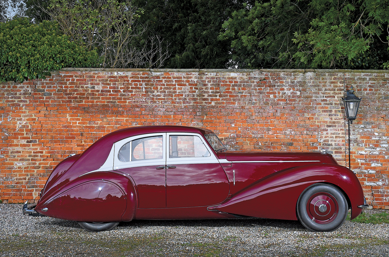 Classic & Sports Car – Bentley MkV Corniche: unique prototype reborn