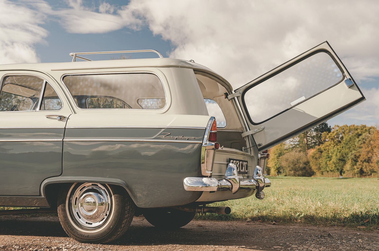 Classic & Sports Car – Ford Zephyr MkII Farnham estate: getting the wagon rolling