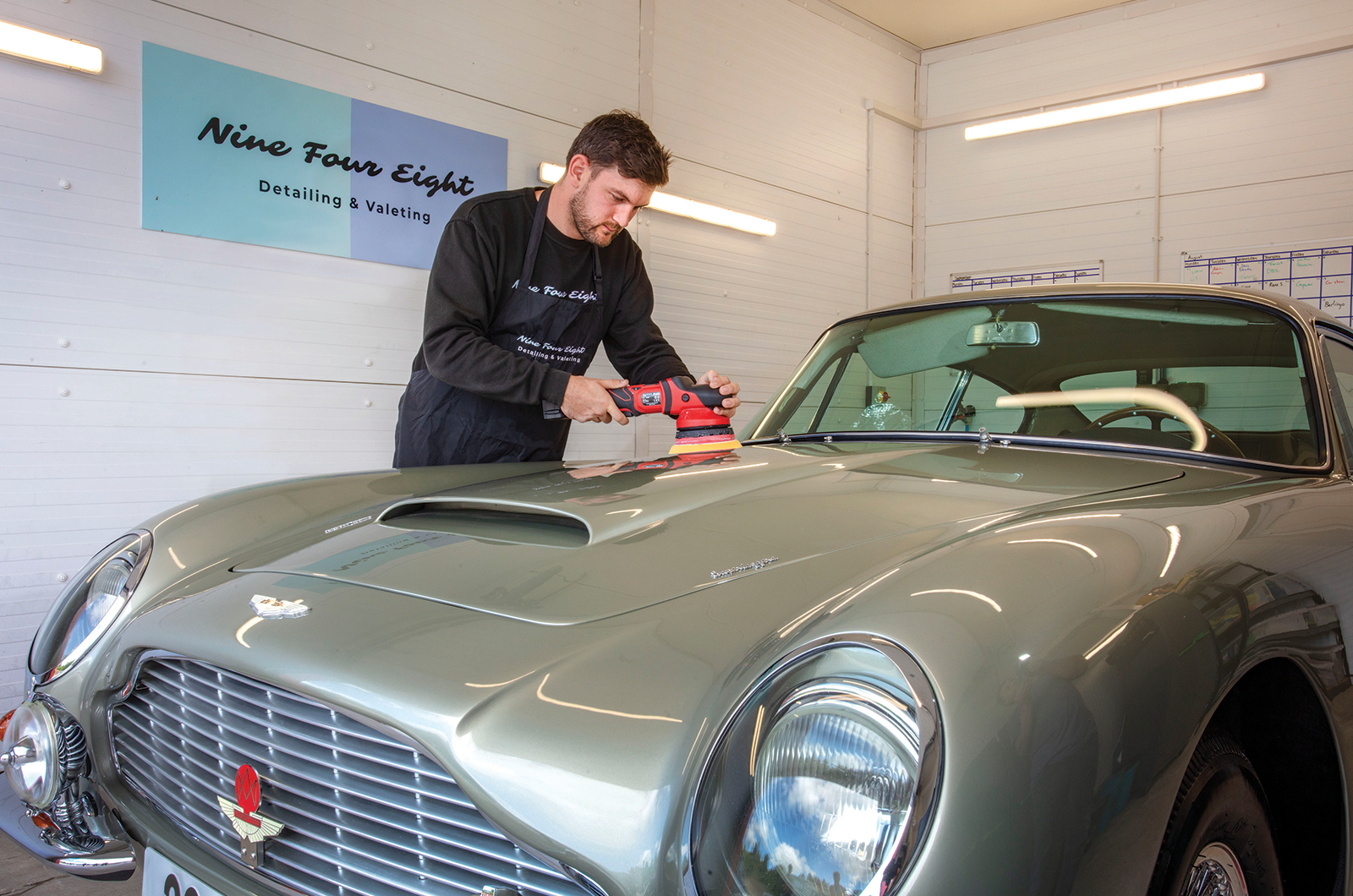 Classic & Sports Car – The specialist: Vantage Park