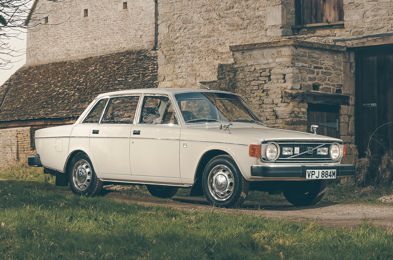 Classic & Sports Car – Volvo 144E: return of the Saint