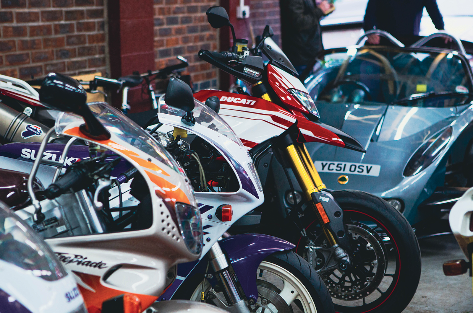 Classic & Sports Car – Also in my garage: sports cars and race-replica motorcycles