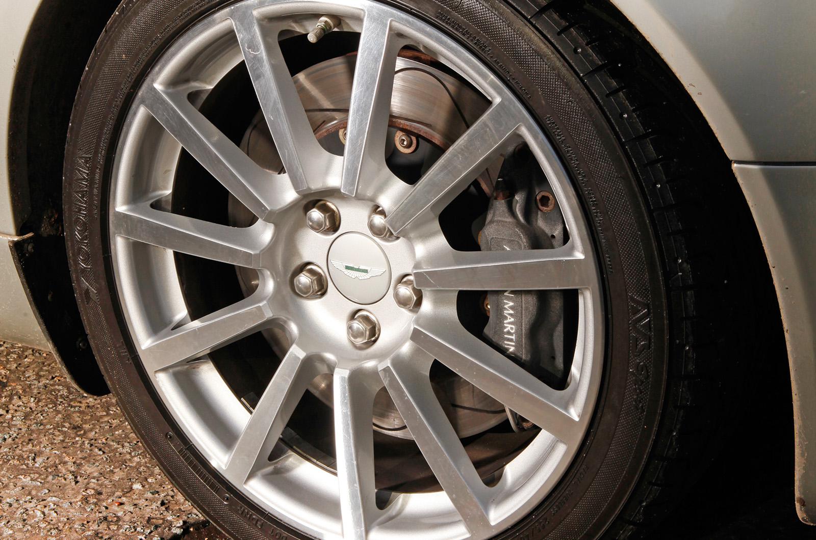 Classic & Sports Car – Aston Martin Vanquish: culture shock