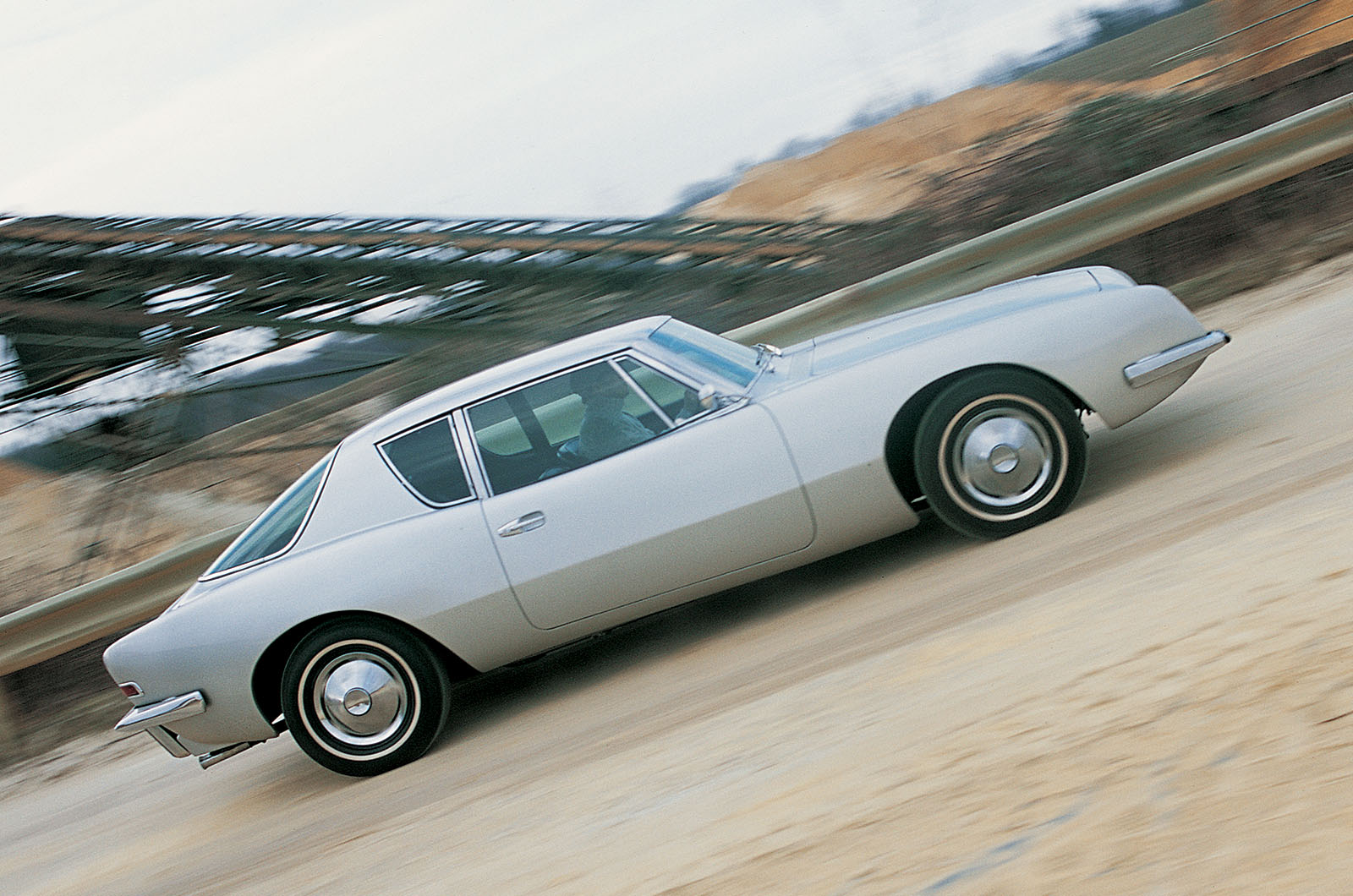 Classic & Sports Car – Studebaker Avanti: Loewy’s rider