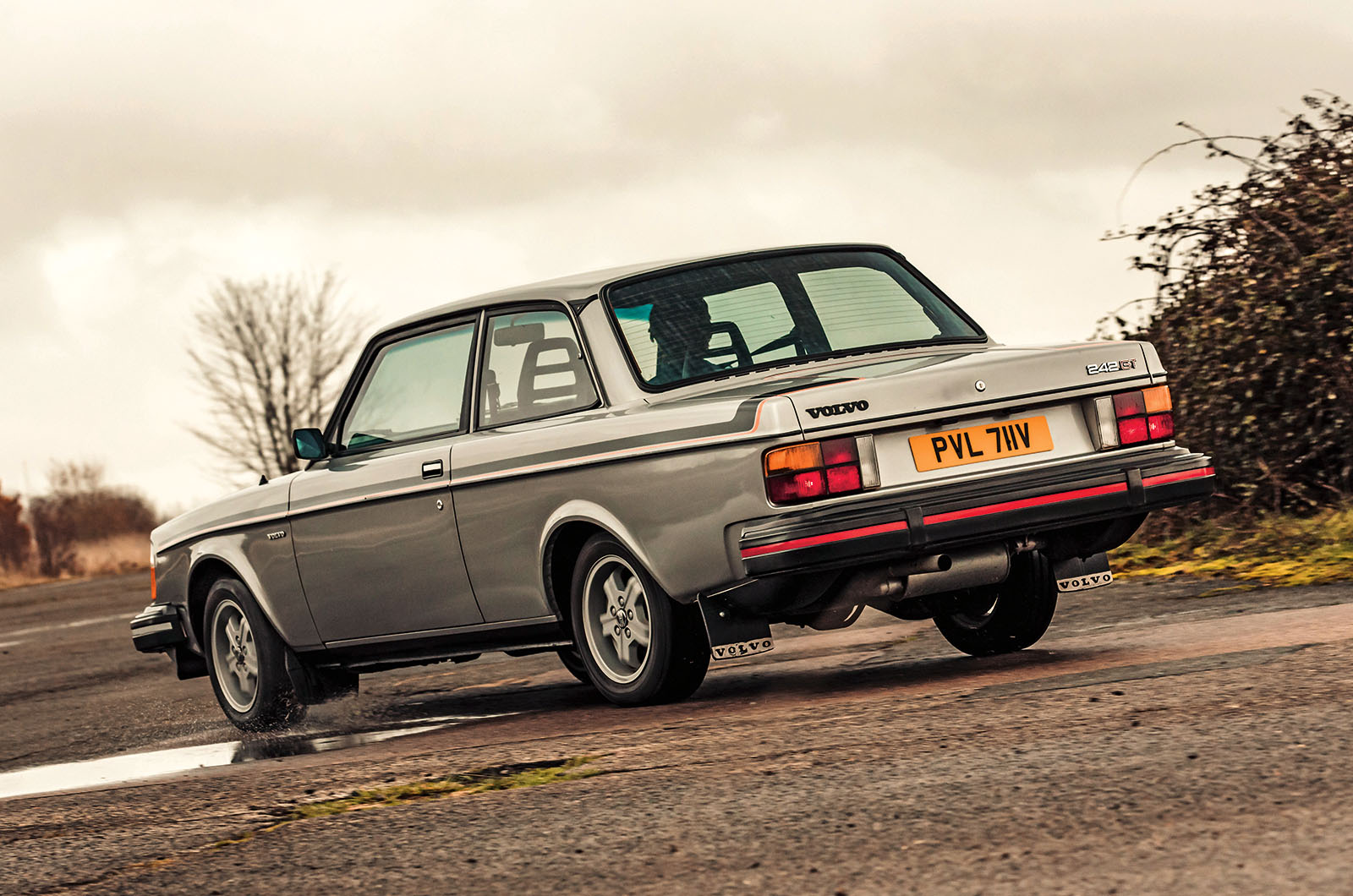 Classic & Sports Car – Volvo 242 GT: the flying brick