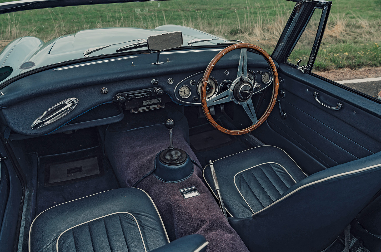 Classic & Sports Car – Aston Martin vs Jaguar vs Triumph vs AC vs Austin-Healey vs Bristol: best of British