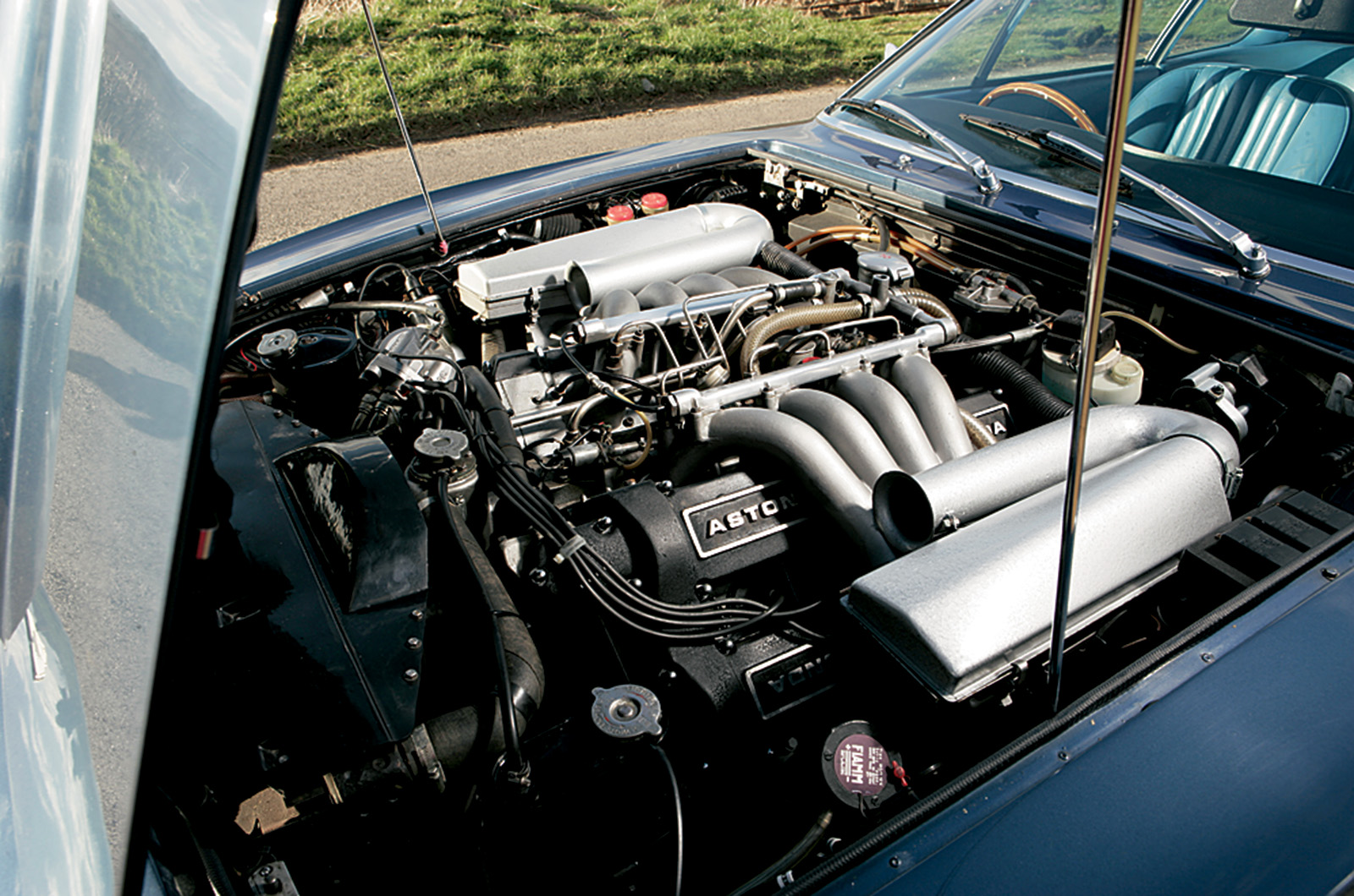 Classic & Sports Car – Aston Martin DBS V8 vs Jensen Interceptor SP vs Gordon-Keeble GK1: ’60s GT showdown