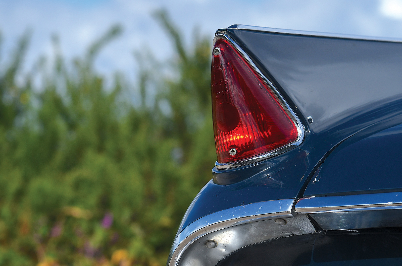 Classic & Sports Car – BMW 2600L vs Borgward P100: Munich meets Bremen