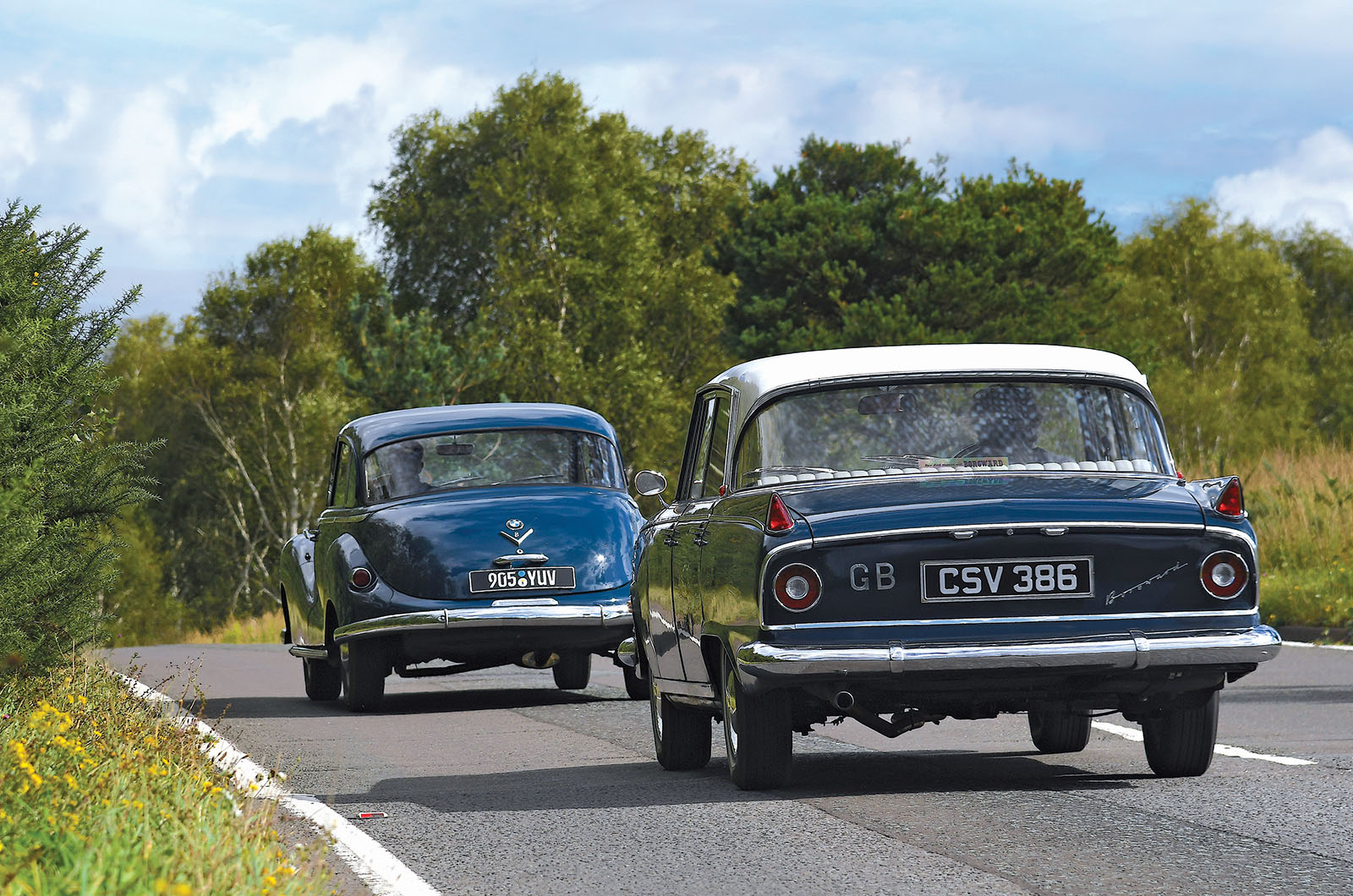Classic & Sports Car – BMW 2600L vs Borgward P100: Munich meets Bremen