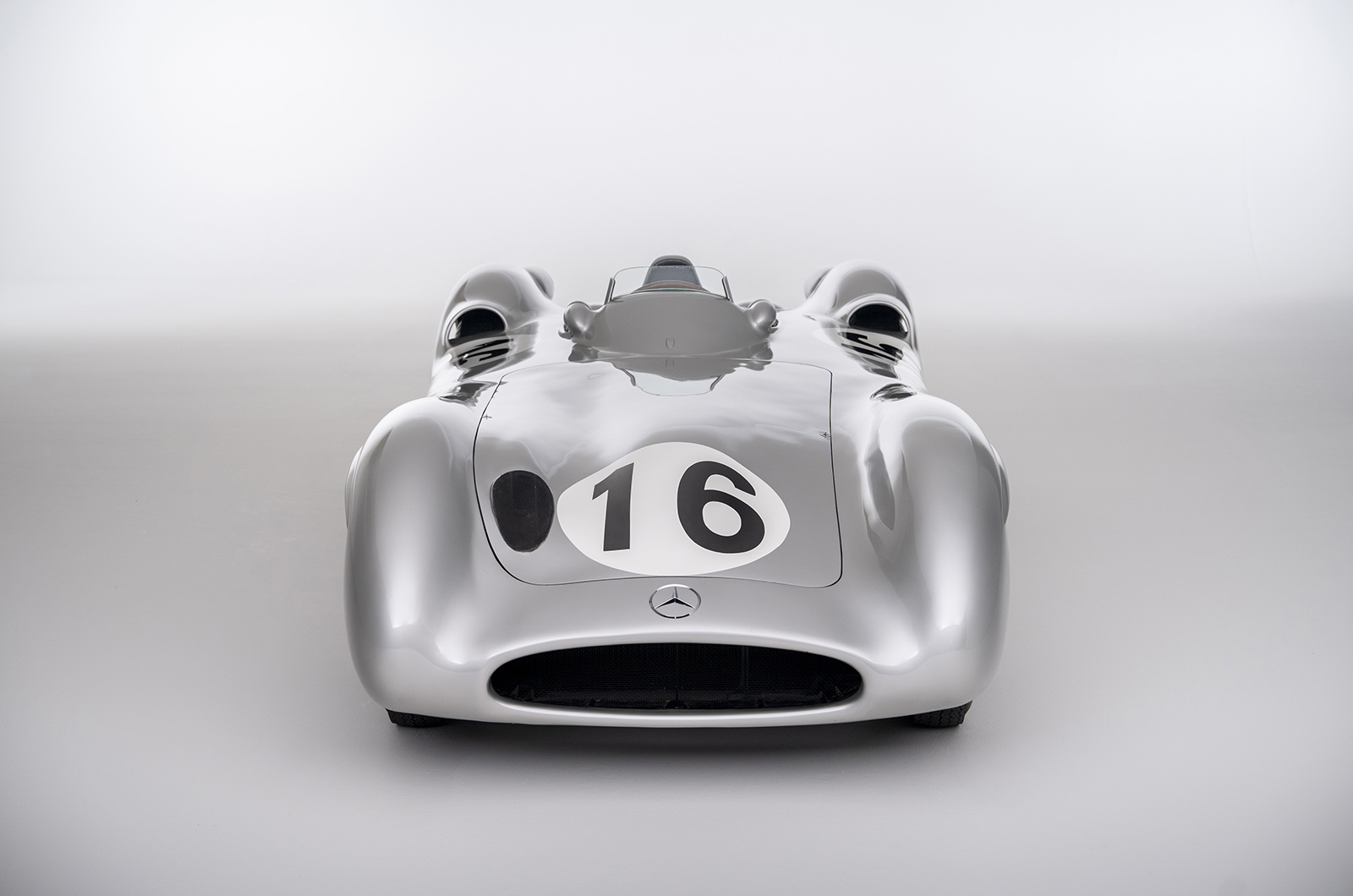 Classic & Sports Car – Moss and Fangio’s F1 Mercedes makes history
