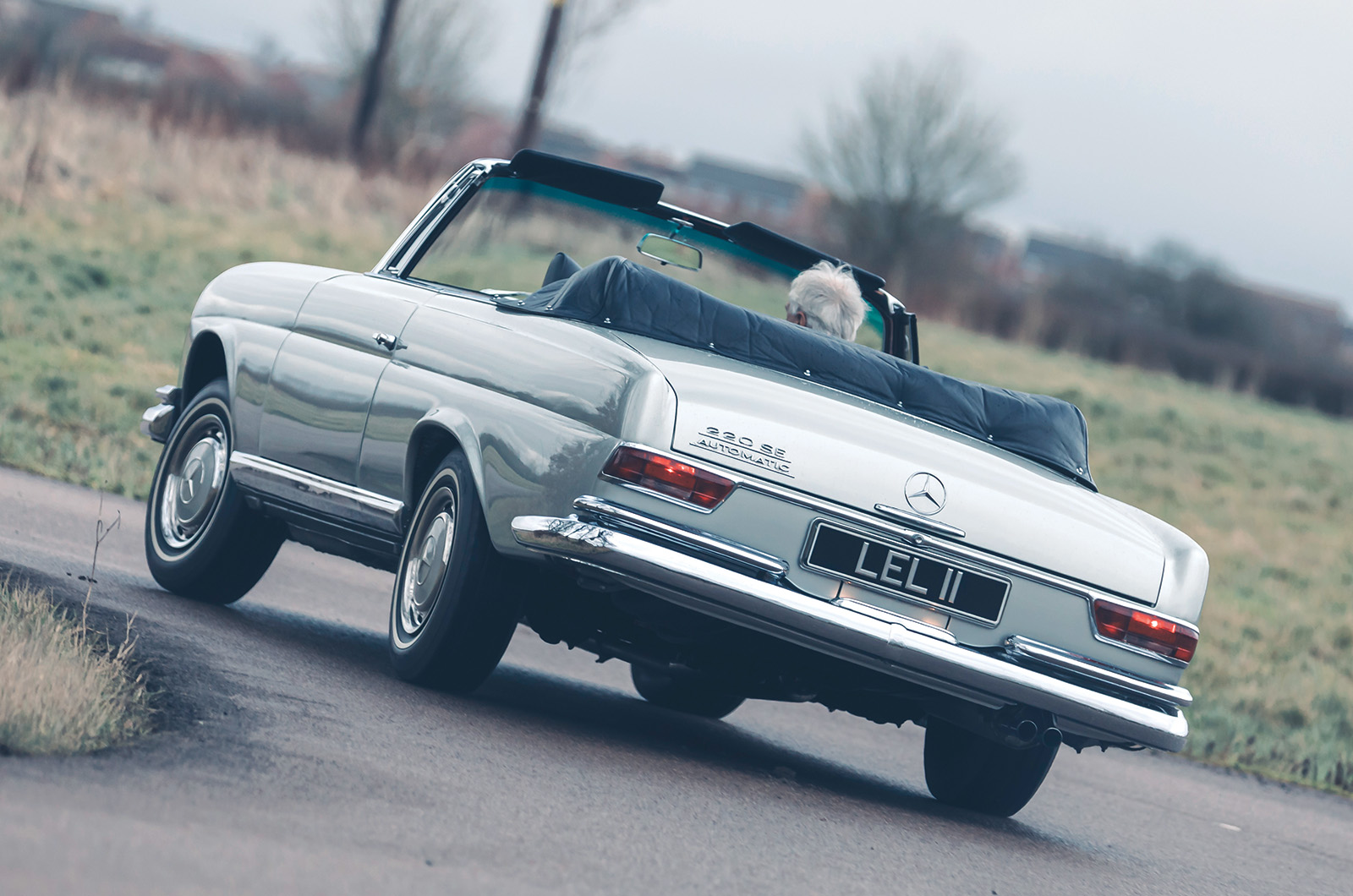 Classic & Sports Car – Mercedes-Benz 220SEb Cabriolet vs 280SE 3.5 Cabriolet: half-price glamour