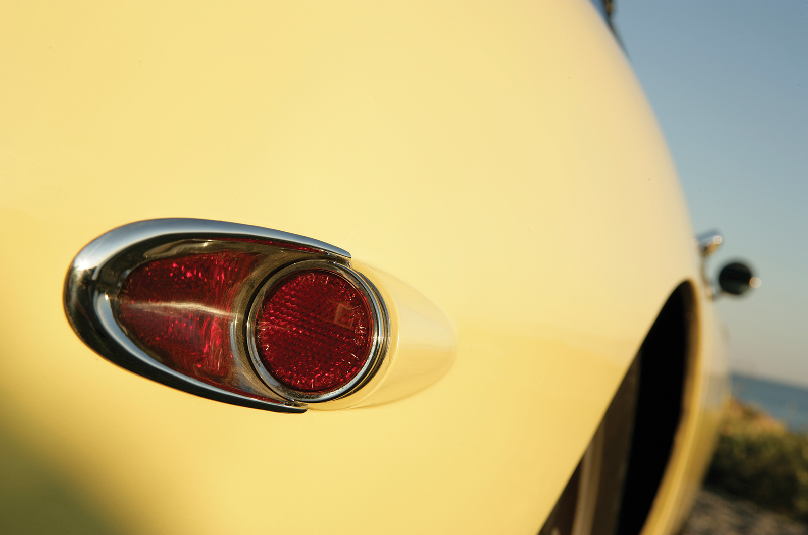 Classic & Sports Car – Toyota 2000GT: challenging the status quo