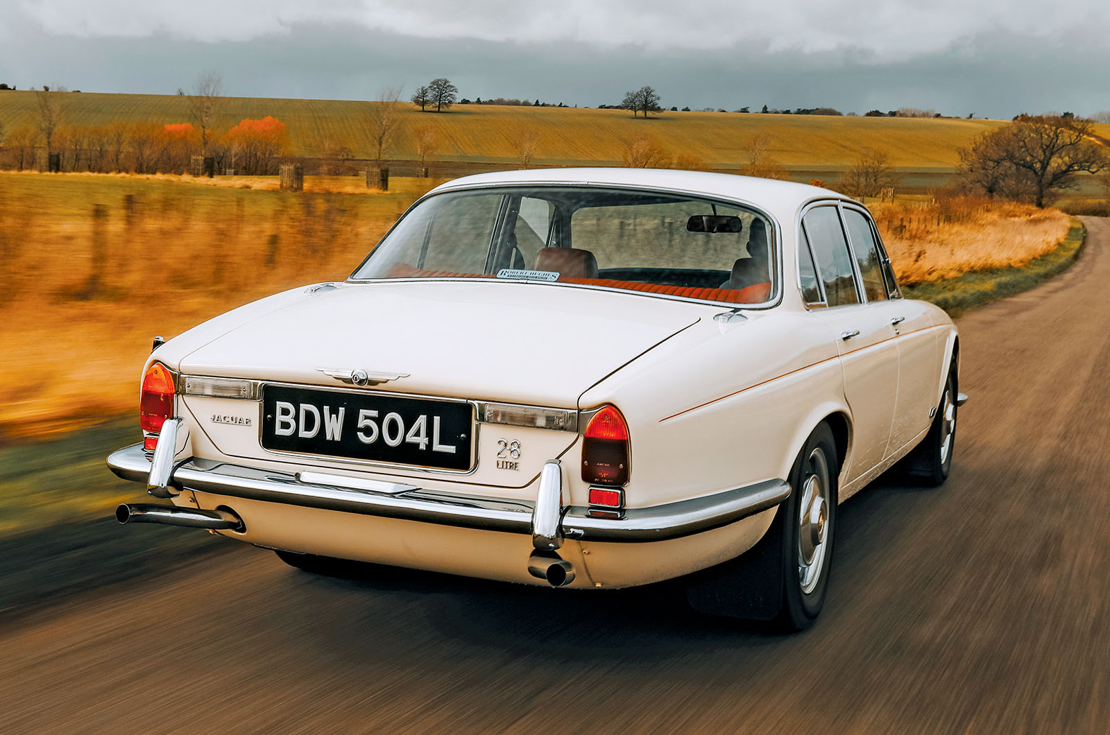 Classic & Sports Car – Jaguar XJ6 2.8 vs Rover 3.5 Litre Coupé: changing of the guard