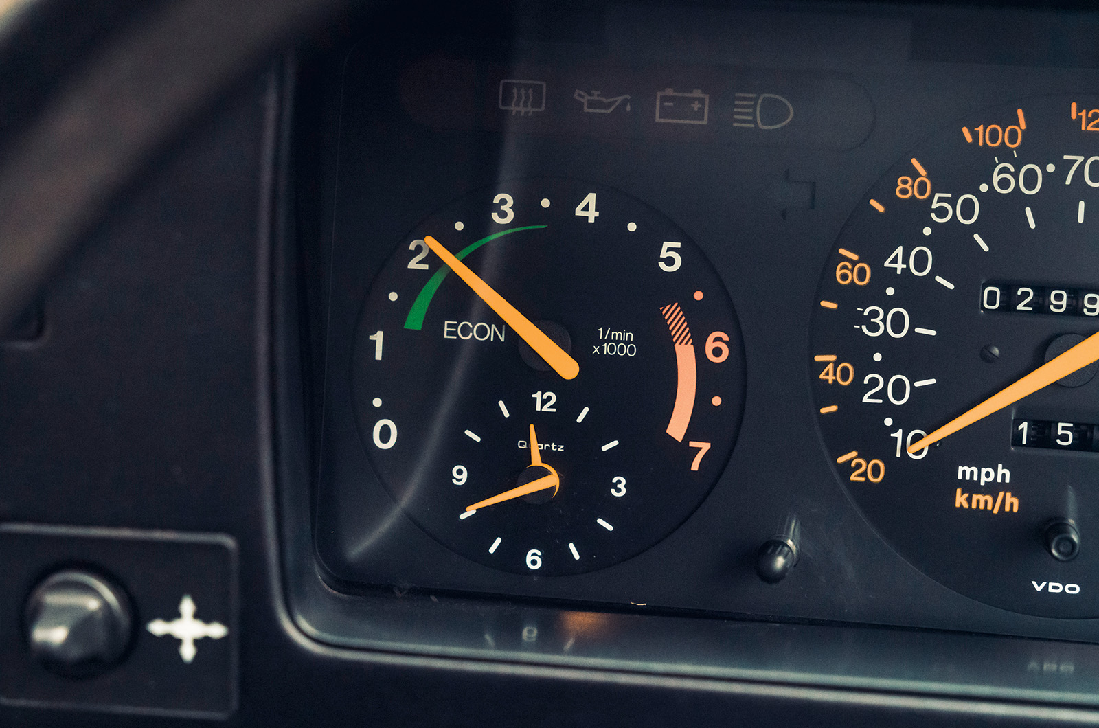 Classic & Sports Car – Saab 900s: safe as houses