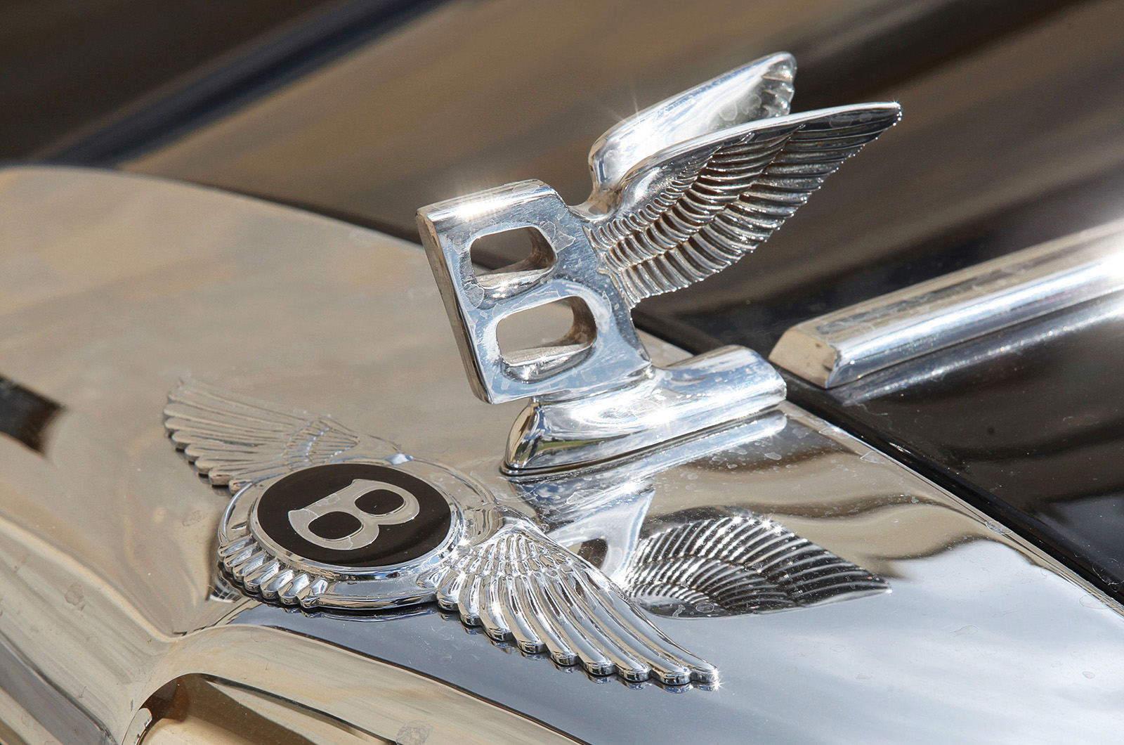 Classic & Sports Car – Bentley Continentals: style, speed and luxury