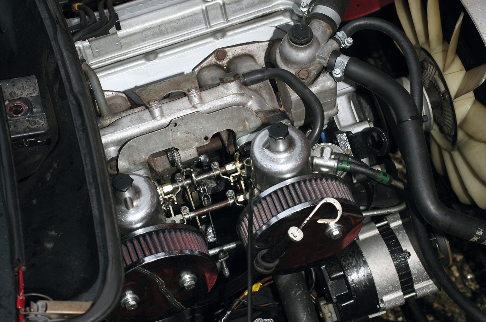 Classic & Sports Car – MGB GT vs Triumph TR7 vs Reliant Scimitar GTE: all-weather heroes