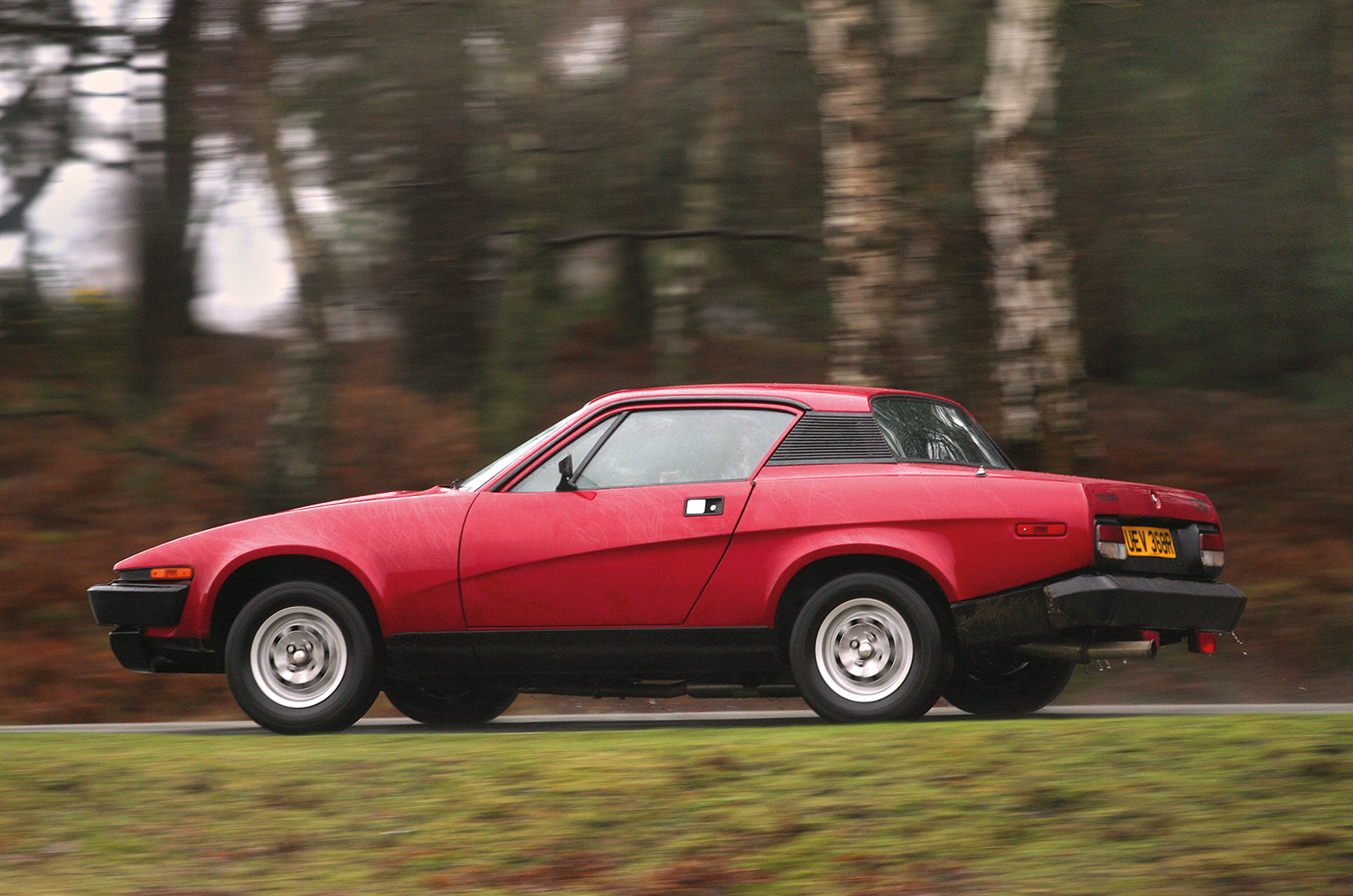 Classic & Sports Car – MGB GT vs Triumph TR7 vs Reliant Scimitar GTE: all-weather heroes