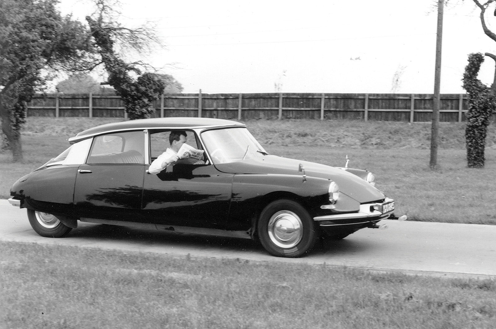 Classic & Sports Car – Self-driving Citroën DS: Britain’s 1960s pioneer