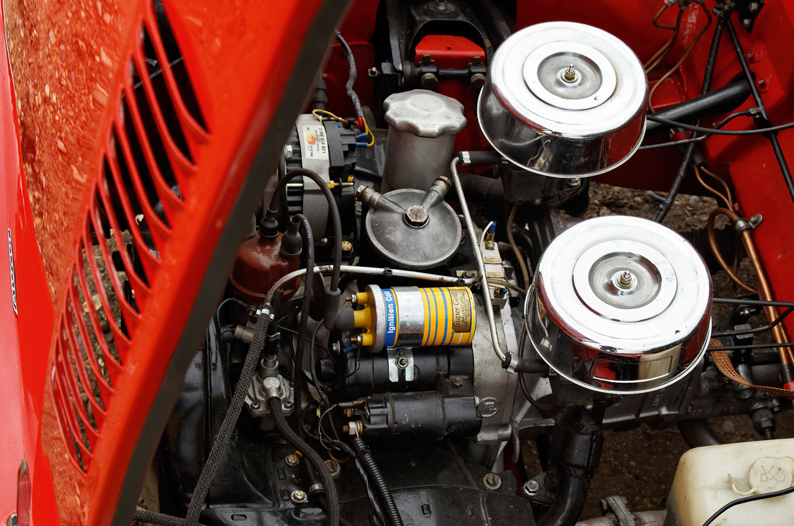 Classic & Sports Car – Austin-Healey Sprite vs Toyota Sports 800 vs Fiat 850 Sport Spider: the little league