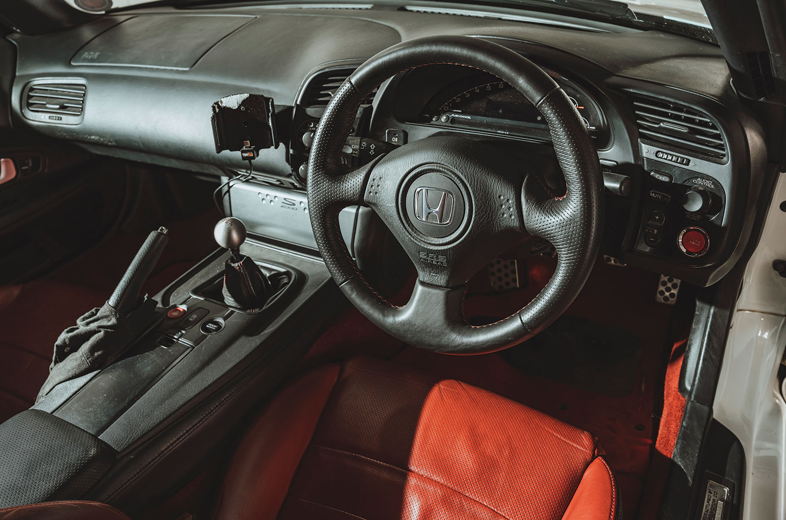 Classic & Sports Car – Toyota Supra vs Nissan Skyline GT-R vs Honda S2000: fast, furious and fantastic