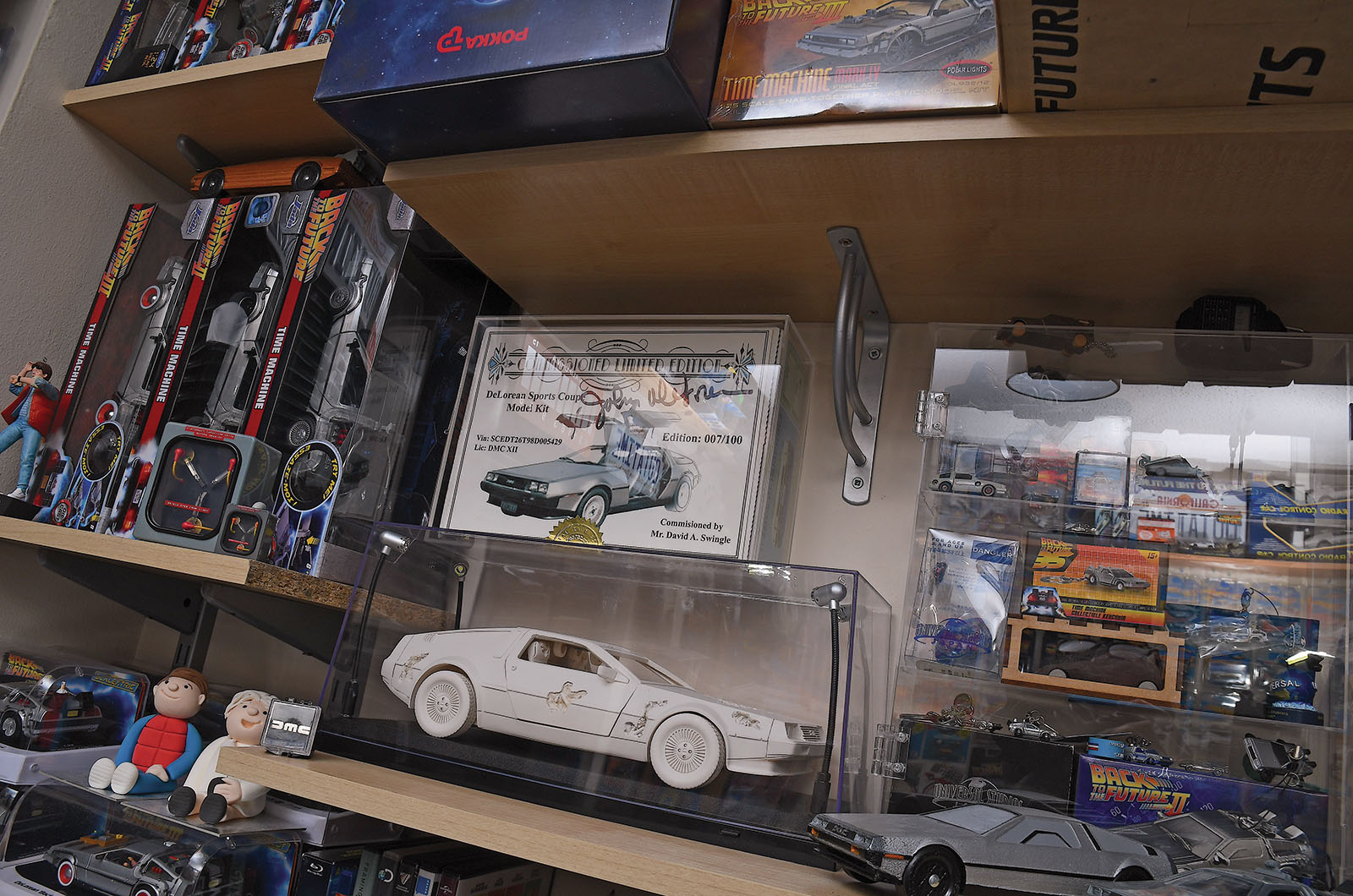 Classic & Sports Car – Also in my garage: De Lorean DMC-12 memorabilia