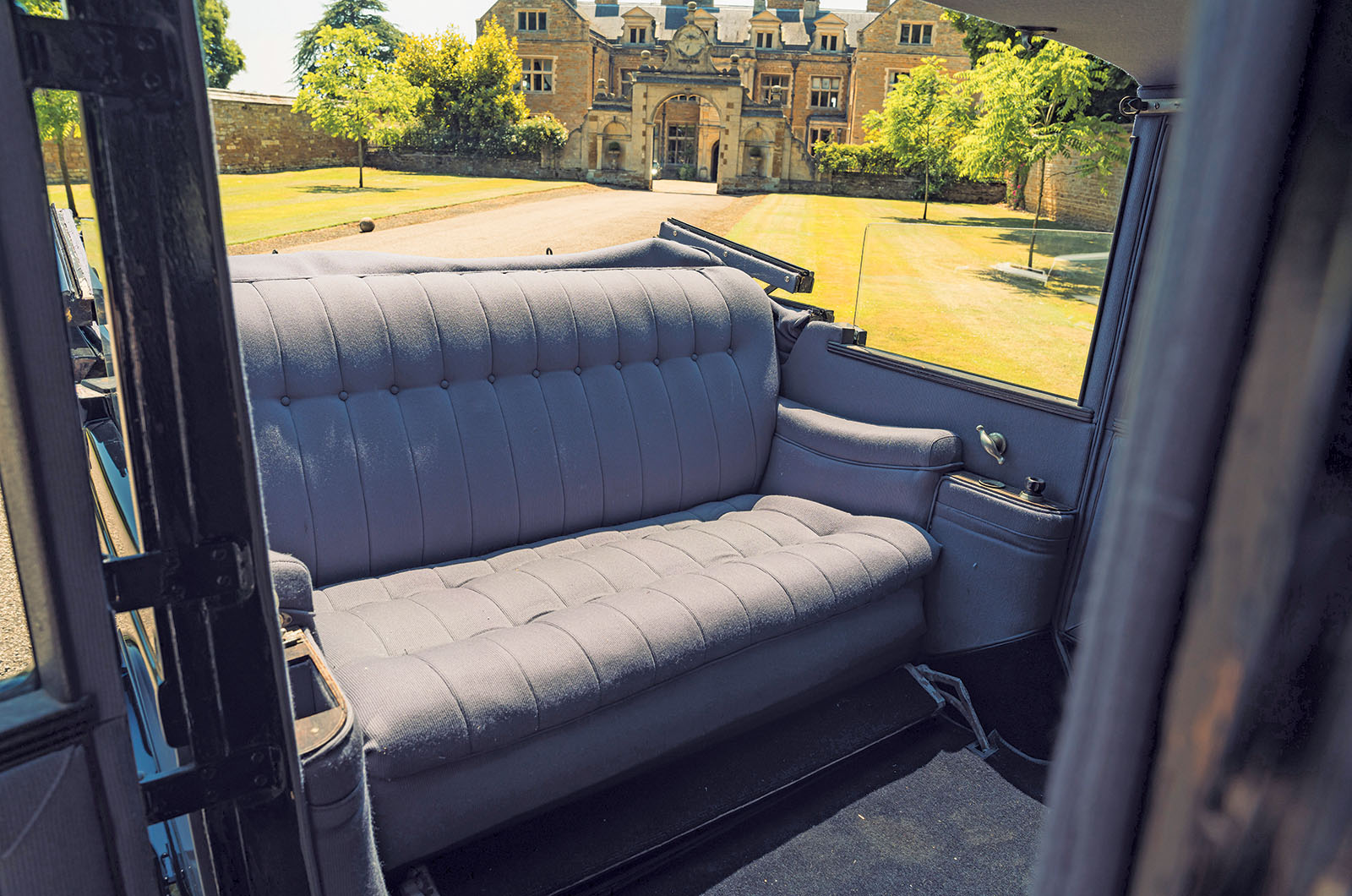 Classic & Sports Car – Rolls-Royce Phantom: 100 years at the top