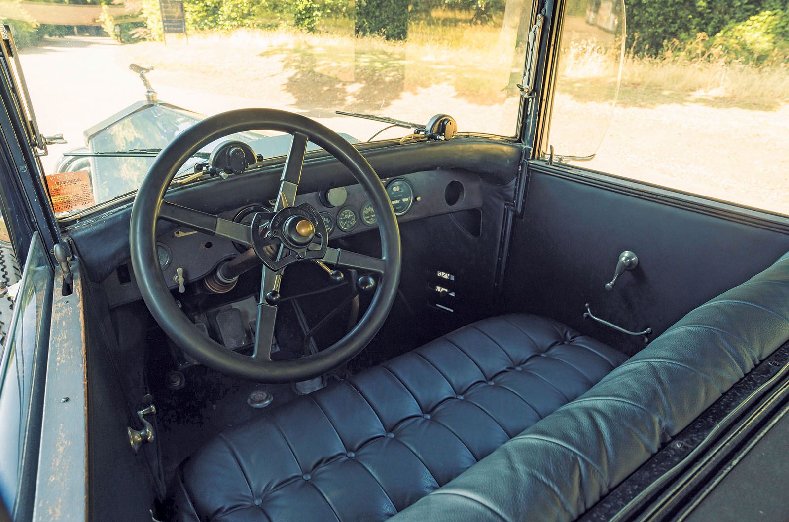 Classic & Sports Car – Rolls-Royce Phantom: 100 years at the top