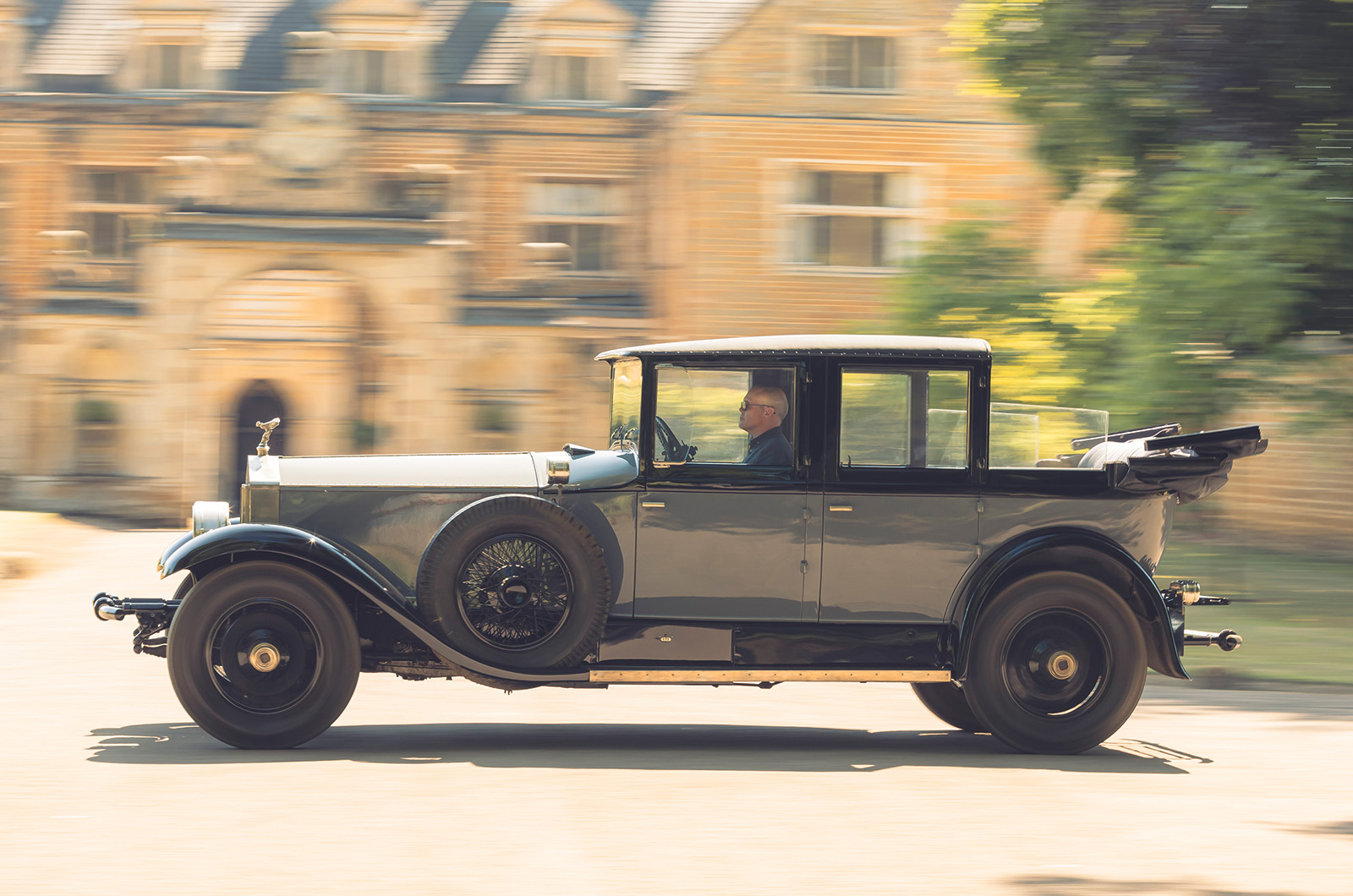 Classic & Sports Car – Rolls-Royce Phantom: 100 years at the top