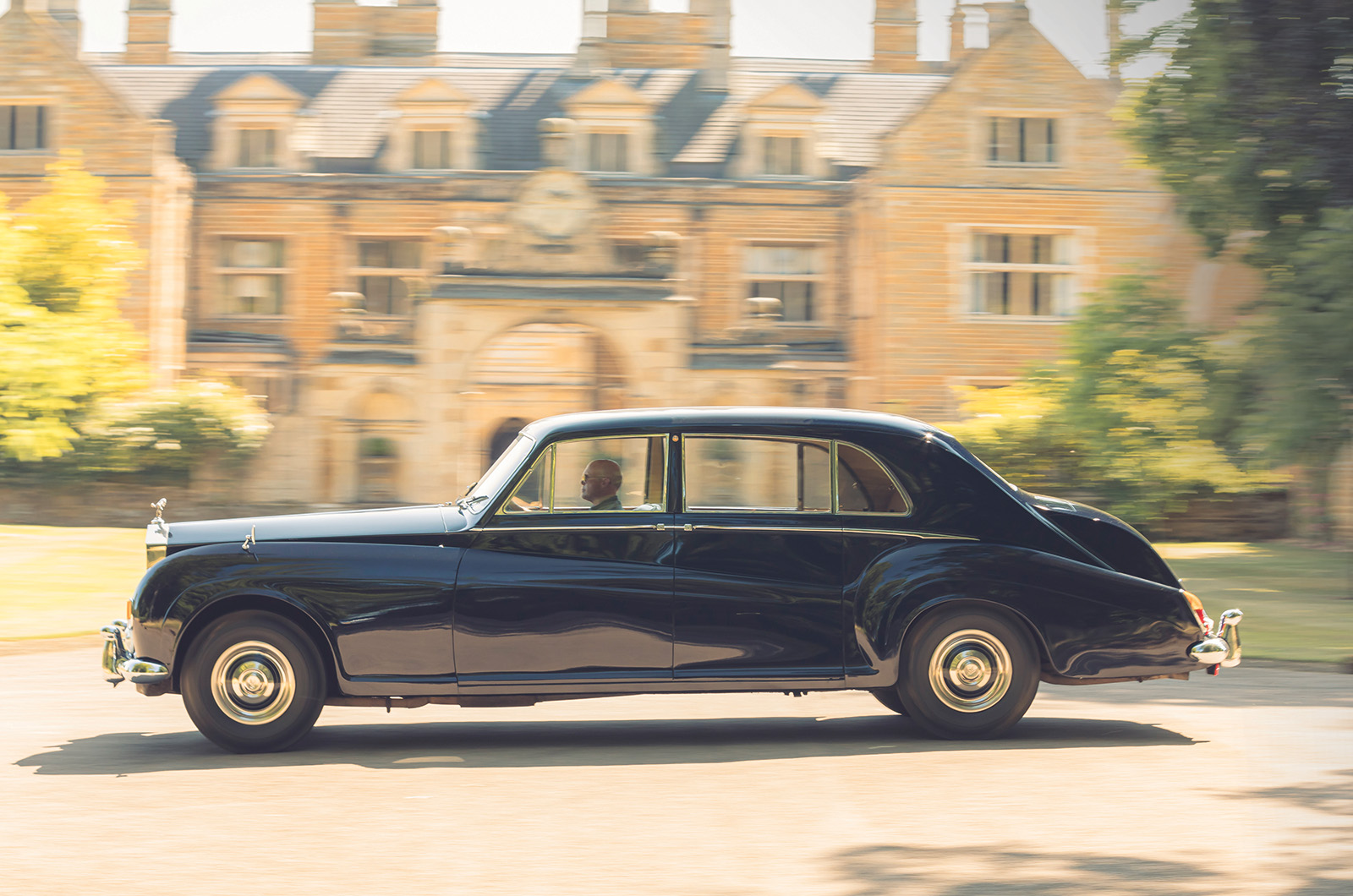 Classic & Sports Car – Rolls-Royce Phantom: 100 years at the top
