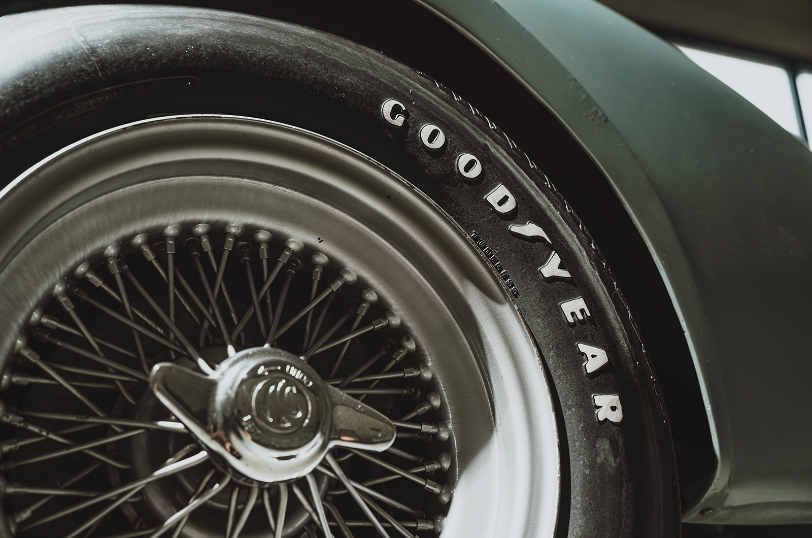 Classic & Sports Car – AC Cobra 289: return of the space cowboy