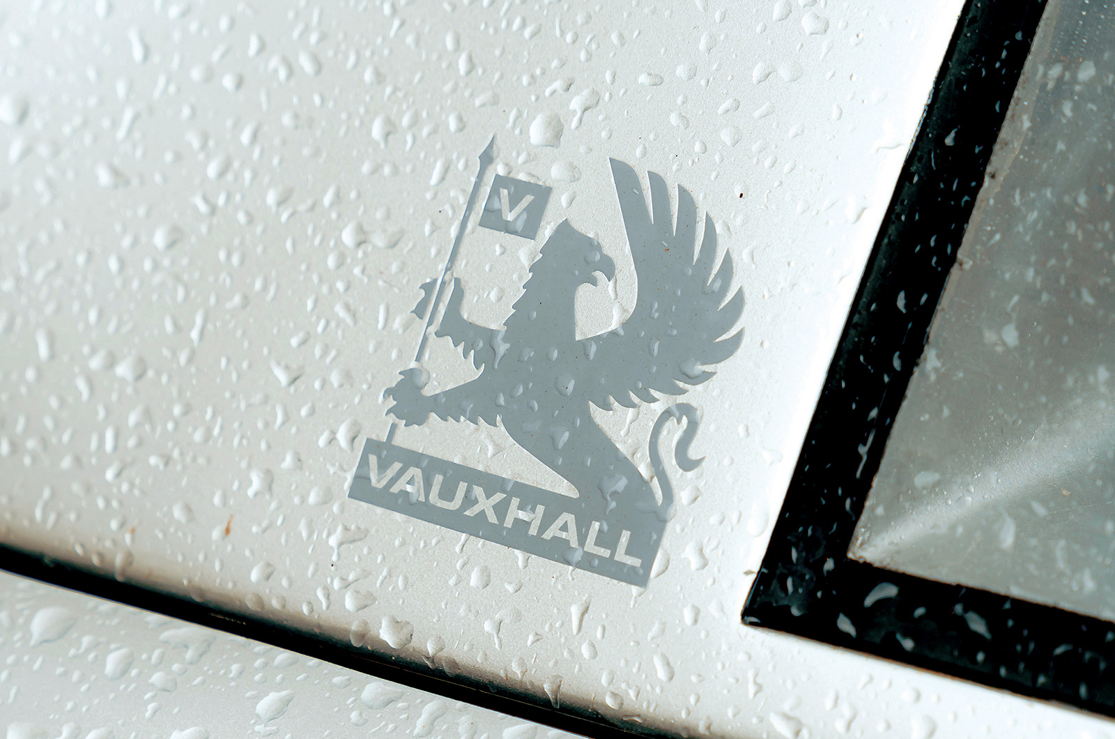 Classic & Sports Car – Ford Capri II vs Toyota Celica vs Vauxhall Firenza: style on a budget