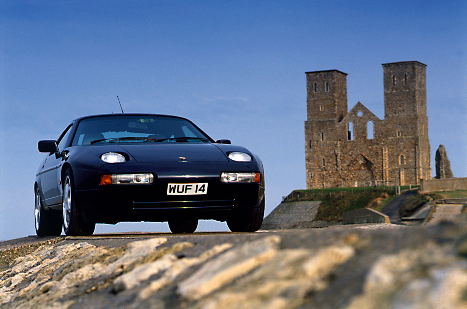 Classic & Sports Car – Porsche 928: technical knockout
