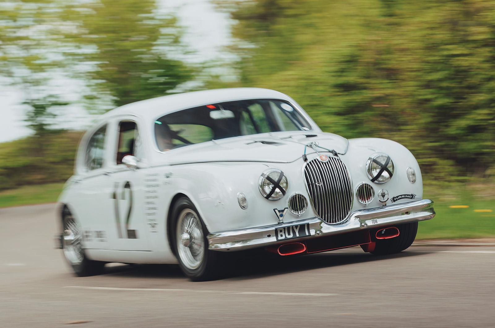 Classic & Sports Car – Jaguar E-type, Mk1 and Mk2: John Coombs’ modified Big Cats