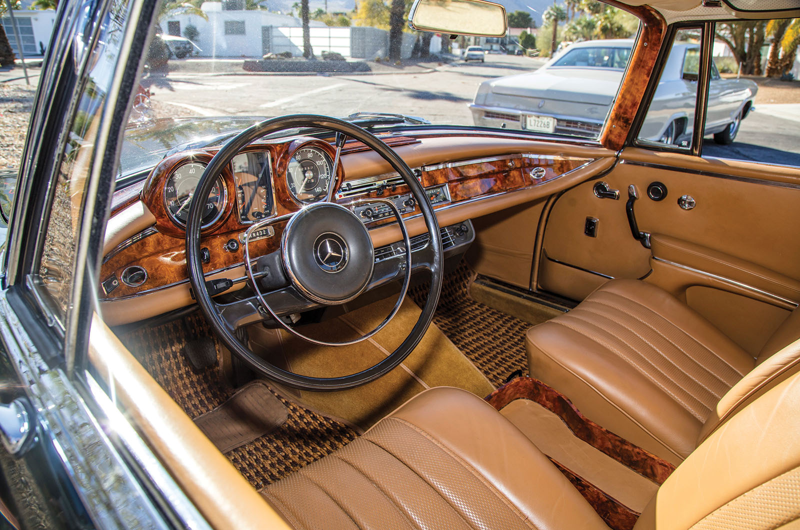 Classic & Sports Car – Buick Riviera vs Mercedes-Benz 250SE Coupé: cut to shape