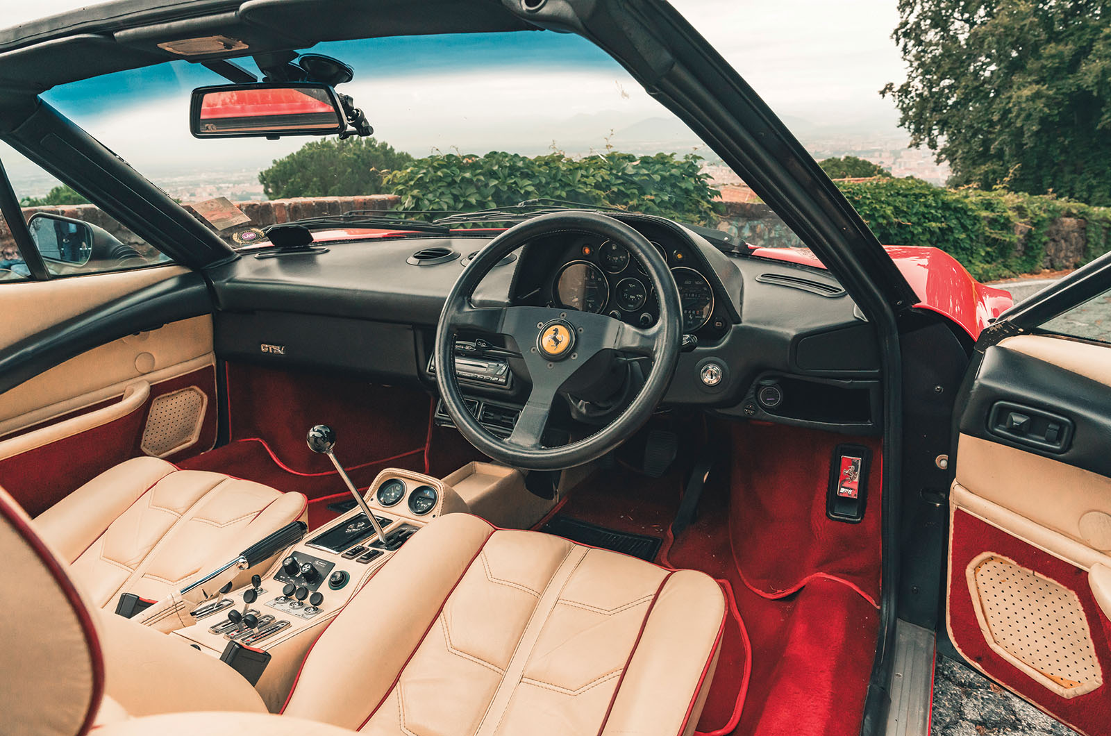 Classic & Sports Car – Ferrari 308GTS: king of the mountains