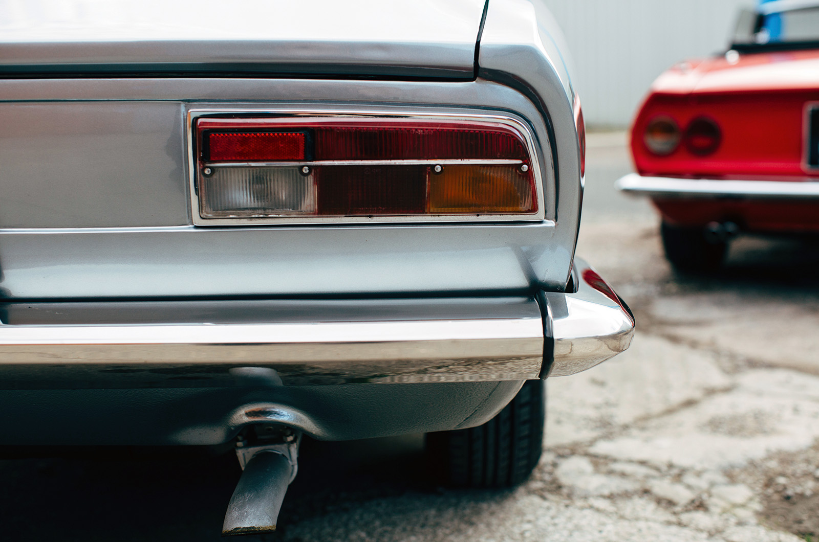 Classic & Sports Car – Fiat Dino Coupé and Spider: Maranello meets Turin