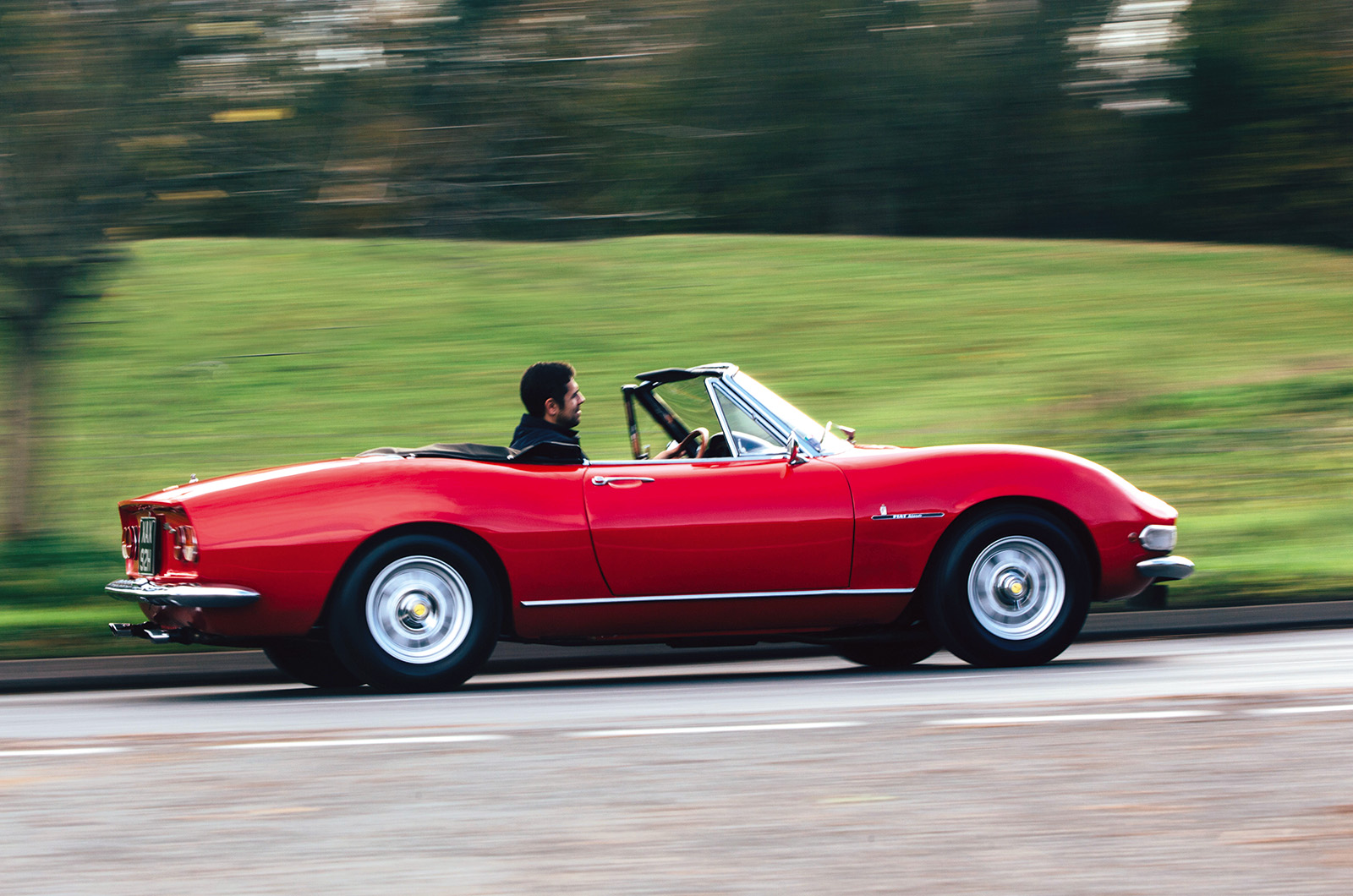 Classic & Sports Car – Fiat Dino Coupé and Spider: Maranello meets Turin
