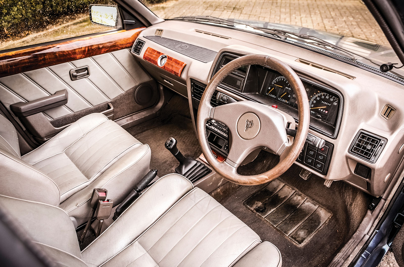 Classic & Sports Car – Austin Maestro Vanden Plas vs Ford Escort Ghia: blue-collar heroes