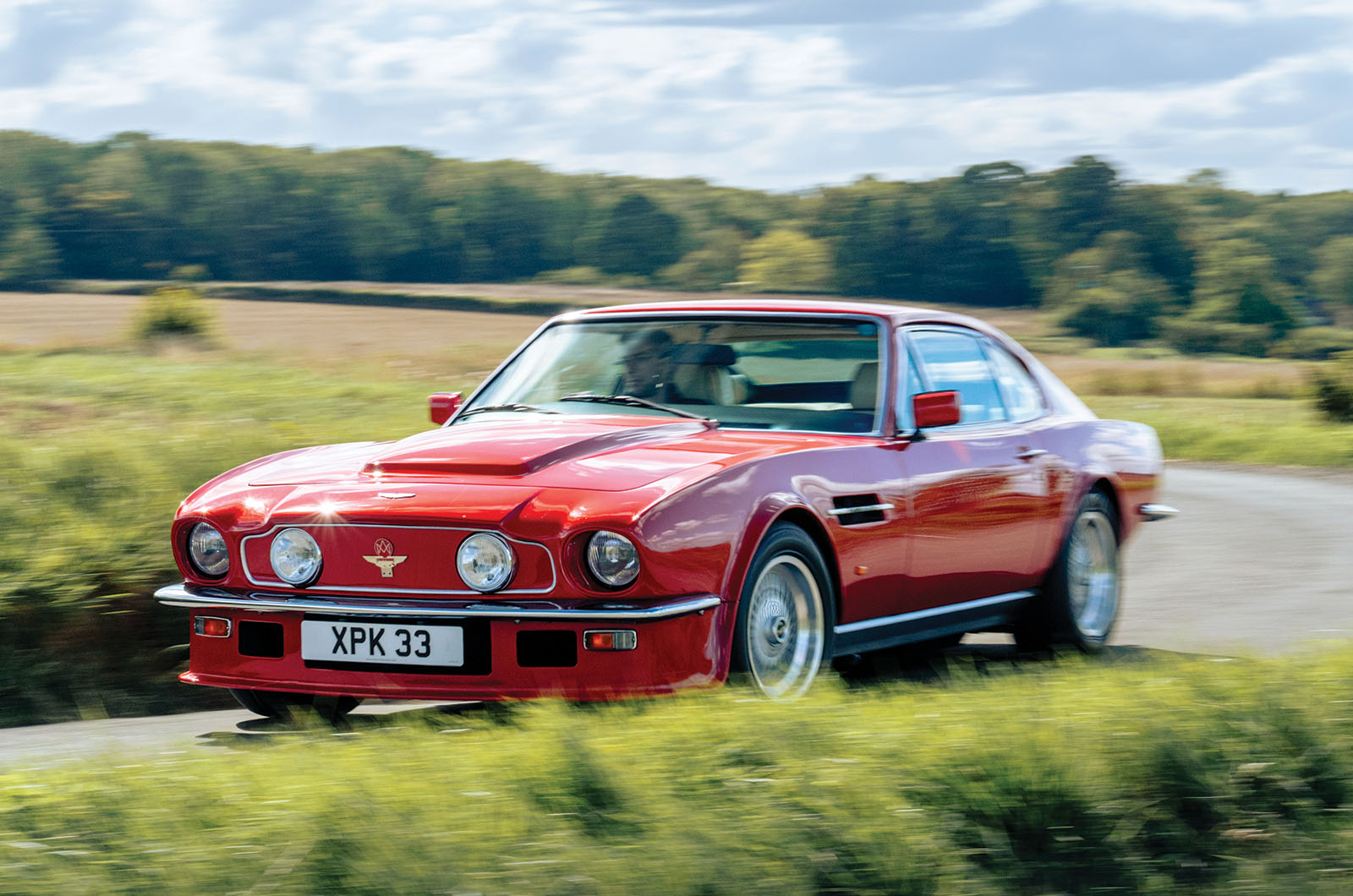 Classic & Sports Car – Aston Martin V8 Vantage X-Pack and Ford Capri 3.0S X-Pack: David vs Goliath
