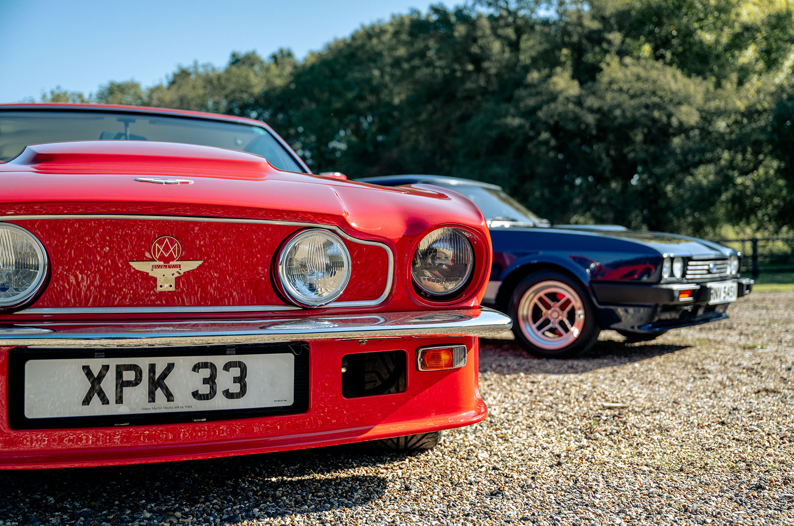 Classic & Sports Car – Aston Martin V8 Vantage X-Pack and Ford Capri 3.0S X-Pack: David vs Goliath