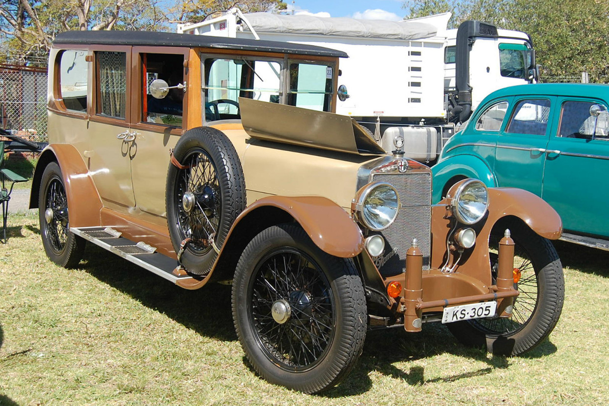 Classic & Sports Car – Eclectic classics shine at Motoring Expo