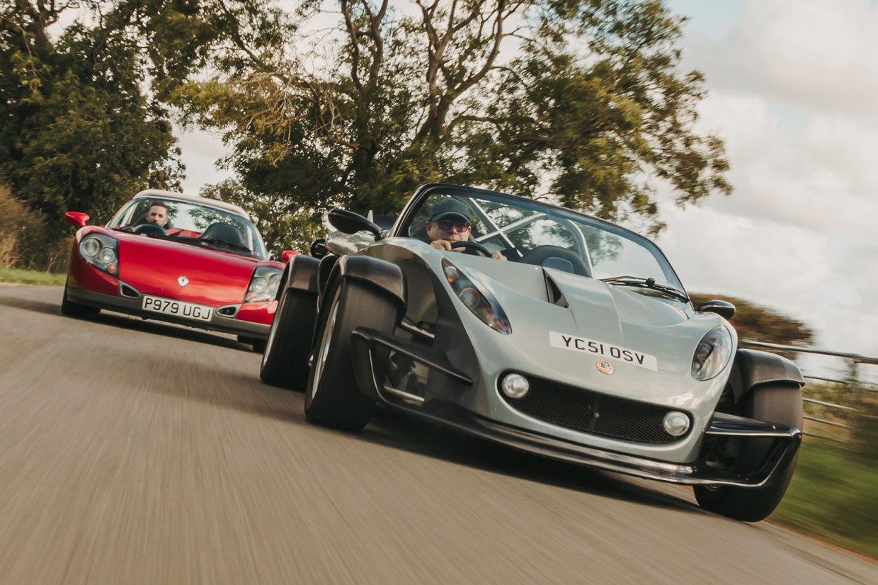 Classic & Sports Car – Renault Sport Spider vs Lotus 340R: diet poke