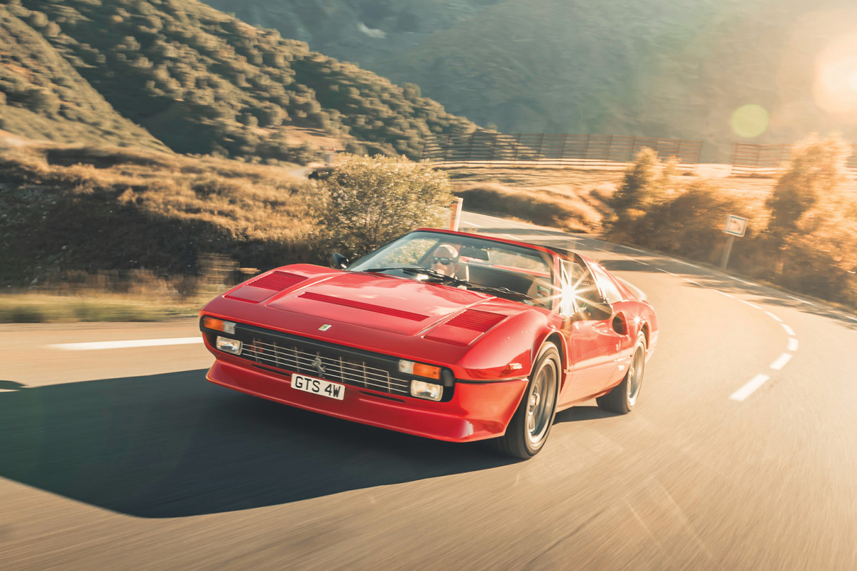 Classic & Sports Car – Four fab and free wallpapers from the November 2025 Classic & Sports Car