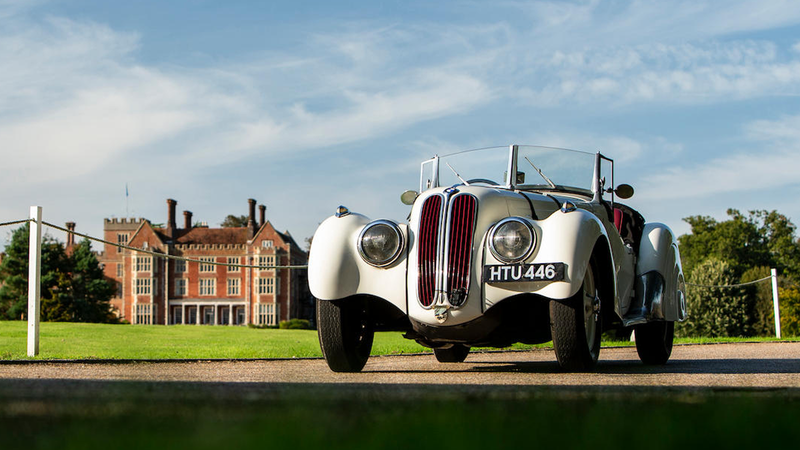 ‘Missing’ Aston Martin leads Bonhams’ Bond Street sale
