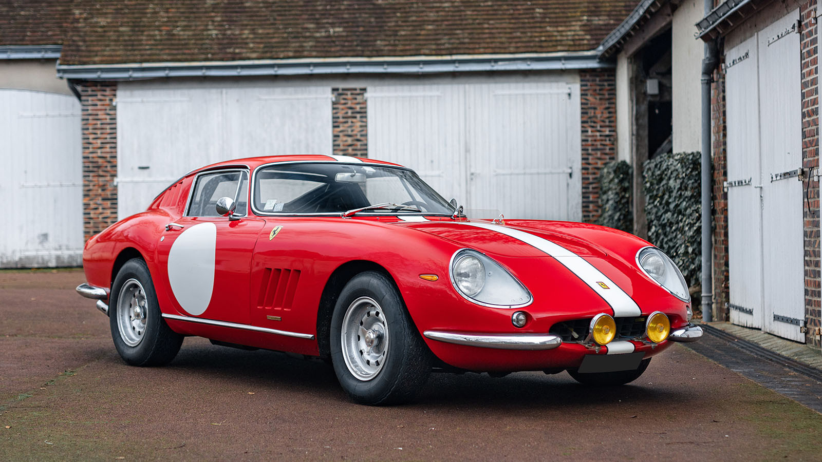 30 show-stopping classic cars for sale at Rétromobile 2025