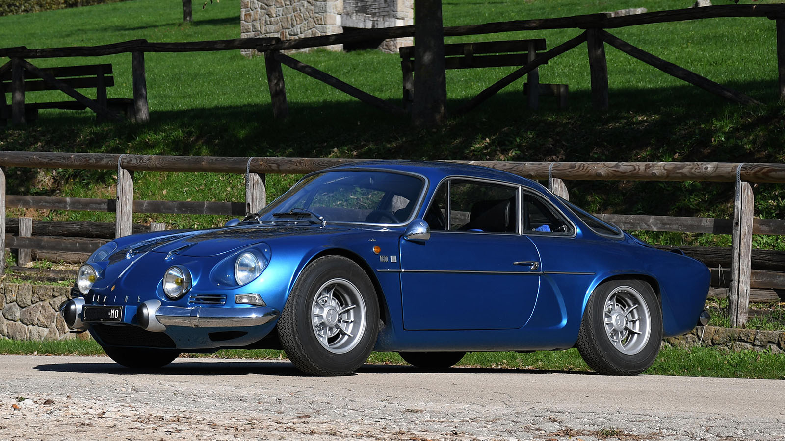 30 show-stopping classic cars for sale at Rétromobile 2025