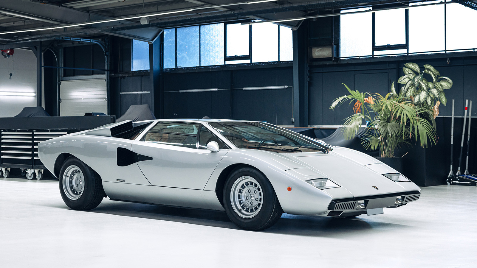 30 show-stopping classic cars for sale at Rétromobile 2025